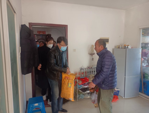 基金公司黨支部組織黨員深入社區(qū) 開(kāi)展服務(wù)群眾活動(dòng)